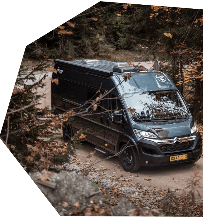 Hannes Camper im Wald
