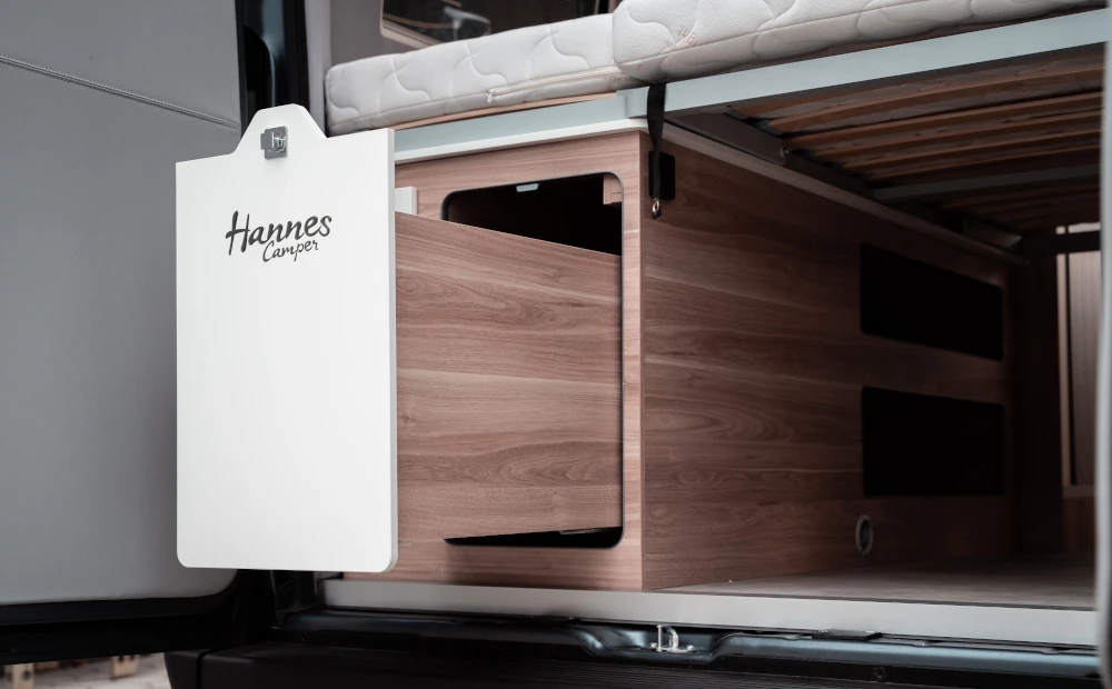 Rent a motorhome: pull-out rear under the bed in the camper