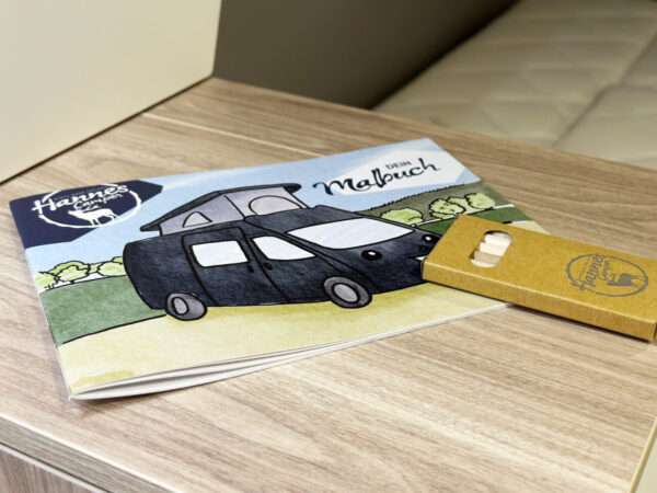 Hannes Camper Malbuch und Buntstifte