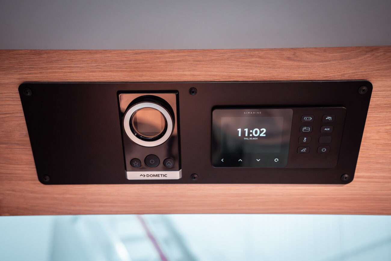 Wohnmobil mieten: praktisches digitales Bedienfeld