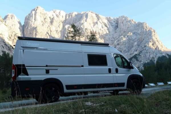 Wohnmobil mieten Halle: Camper mit Blick auf die Sächsische Schweiz